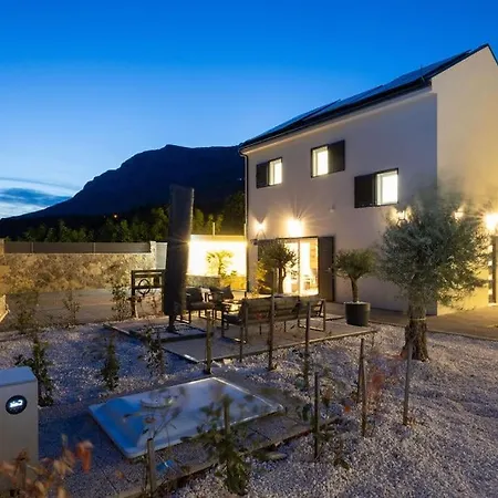 Вілла Viewpoint With Heated Pool & Sew View *